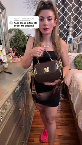 Respuesta a @Brenda Alonso Blanca #Tiktokshopspringsale Elegante Geometric Crosbody bellas se les mirarán bonitas mis niñas 