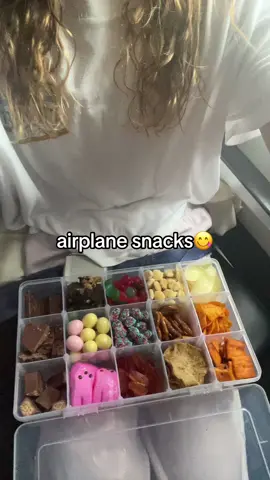 yummy 😋😋 #fypシ #airport #helloimmorgan #plane #eating #fat 
