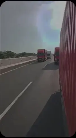 pesona supir paket #driverpaket #jntexpress #karungbalap 