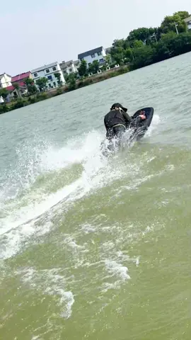 RUSH WAVE , Free and easy, enjoy the joy of freedom #rushwave  #Surfing #surfboard #electricsurfboard