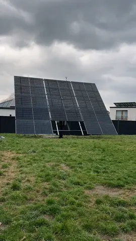 #photovoltaik #fotowoltaika #tracker #solartracker #odnawialneźródłaenergii #viral 