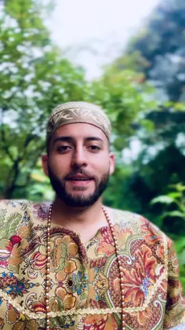 Existem pessoas que só entendem o real valor, quando ninguém mais as valorizarem. Pare de trabalhar para o brilho alheio e comece a depositar esse esforço em você, afinal todos nós aqui temos um chamado. Mediante as dificuldades, faça ebó, mediante aos obstáculos, faça magia, para que seus passos sejam doces nesta encarnação. Cabe a nós, nos darmos o devido valor e dedicação diária, para que nosso processo seja concluído com êxito e sucesso. Mas saibam, para toda barreira, sempre haverá uma solução. Jamais desistam de você.  Babá Caio de Odé 