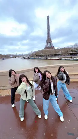 SUPER REAL #Magnetic memory in paris🇫🇷 #ILLIT #아일릿 #SUPER_REAL_ME 