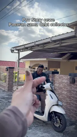 Asik juga ya kalau di temanin narik motor 😂