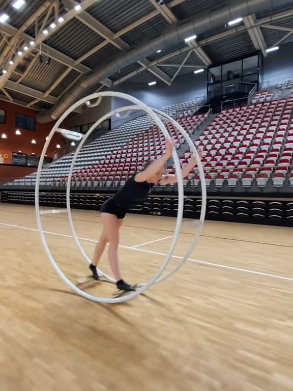 Ever tried wheel gymnastics? 😮  (IG🎥: @simone.schot) #Unreel #Extreme #Gymnastic #Wheelgymnastics #Athlete