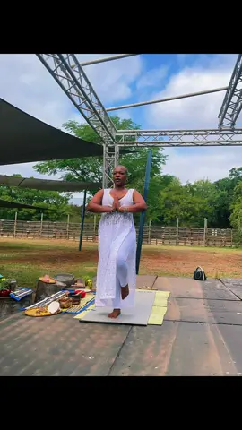Lets #rewind to last weekend’s #StyledOutPicnic at @the Boma. This is how oue yoga & meditation session went down. Will you be at the next one?  #yoga #meditation #sandton #thingstodoforfun #thingstodoinjohannesburg 