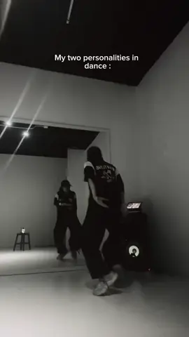 Who can pull both ✋🏻🤓 #dancing #dancechallenge #twopersonalities #badalee #fantasize #arianagrande 
