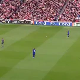 Too far for ronaldo to think about it💀 #edit #fyp #fy #foryoupage #youngronaldo #freekick 