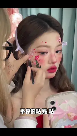 Makeup gắn hoa lên mặt lưu vào học thui✨🎀✨🎀✨🎀✨🎀✨🎀 #makeup #lookbook #xuhuong #trending #trend #trangdiem  