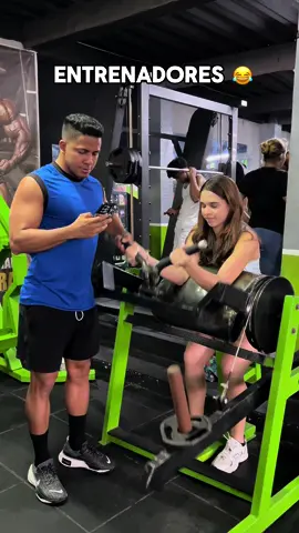 Entrenadores 😂 #CapCutMotivacional #Motivacional #fyp #fit #Fitness #gimnasio #humornotiktok #humor #memes #risas #personaltrainer #personaltraining #entrenador #entrenadorpersonal 