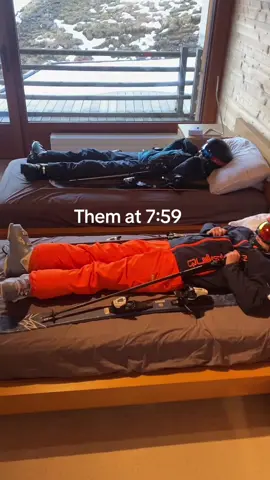 they sleep in their skis #fyp #foryourpage #ski #skiing #skitok #snow #snowsports @TOBY 