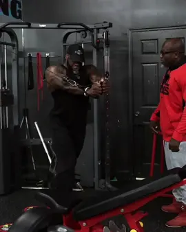 Having a trainer to hold you accountable when motivation wanes is invaluable for maintaining consistency and progress in your fitness journey. #sports #GymTok #gymmotivation #Fitness #workout  #viralvideo #viral #bodybuilding #bodybuilder