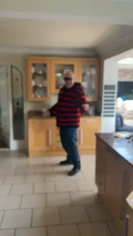 when ya dad's bin to a punk weekend in Scarborough #punk #kevthemod  #lcfc #sweaty #dance #daddance #fyp 