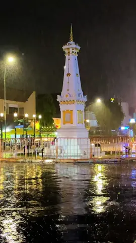 Jogja, hujan+ sheila on7☺️ #jogja #tugujogja #jogja24jam #jogjaistimewa #yogyakarta #so7 