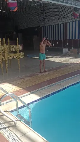 يدين أمي 😂😂