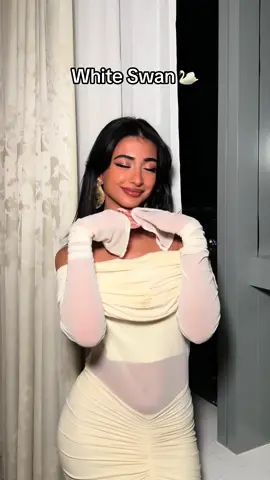 Same desi girl, different fonts 🤍🖤