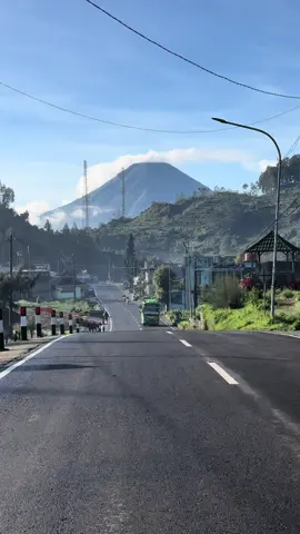 Gunung Sindoro yang begitu cantik #wonosobo #aestheticvibes #fyp #mettosmile #sindoro 