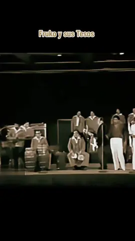 Fruko y sus Tesos - El Preso (1975) Es una canción grabada por la orquesta colombiana de salsa Fruko y sus Tesos. Fue lanzada en 1975 con la voz de Wilson Saoko.  La canción fue compuesta por el percusionista de la banda Álvaro Velásquez. La letra es la narración de un preso que cumple 30 años de pena.​ La verdadera inspiración para el compositor Velásquez fue la carta de un amigo que describía el dolor de otro amigo al ser encarcelado durante 30 años por un cargo de drogas. En una entrevista, Julio Ernesto Estrada (conocido como Fruko) dijo que 