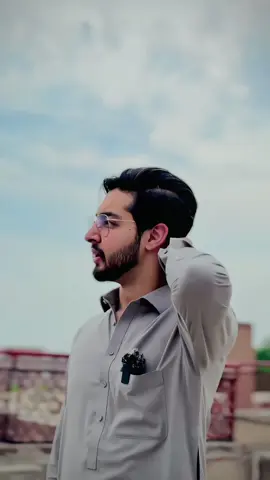 Wallah kehnai ko kuch nahi hota…!!! 🥺♥️ #hurrairahmad #hurrairahmadpoetry @TomAliyan7 