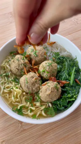 Baso makan sore-sore pas buka puasa emang endulita! Bisa bikin baso sendiri nih gw 😎 #CukupRoycoAja