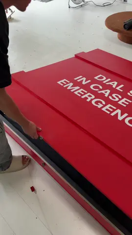 Imagine this arrives at your doorstep ☎️🚨