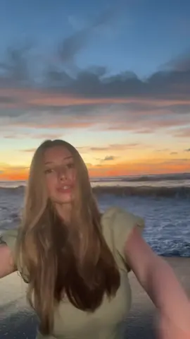 🌊#sunset #beachvibes 