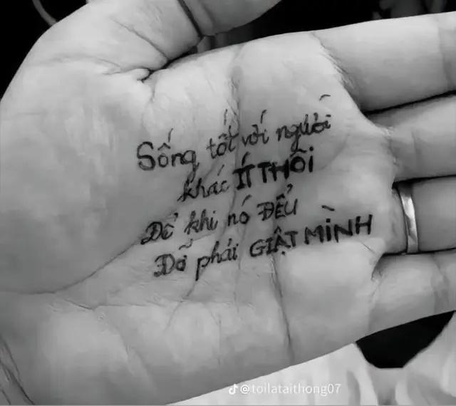 “Con người mà, ai chẳng muốn sống bình yên. Nhưng cuộc sống mà, đâu lại chẳng muốn muộn phiền..” #boihung 