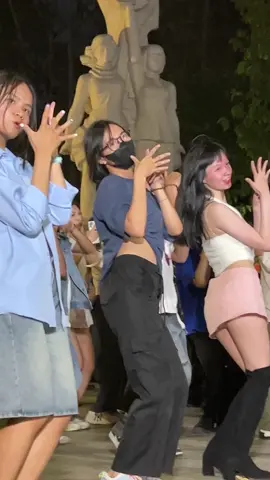 Thực ra ở ngoài phát ver: anhanhanhxn THƠM PHỨC #randomdance #kimpepedangnhinday #magnetic #ILLIT 