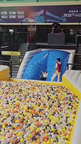 This trampolines is 😜😜😜 so fun #trochoitrungquoc #master2024bytiktok #giaitrividro #bay #funnyvideos 