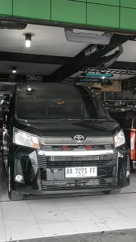 Custom Interior HiAce Premio #kupukupumalamjogjaindonesia #kupukupumalamautofashion #kupukupumalamautoleather #toyotahiace #toyotahiacepremio #hiace #hiaceindonesia 