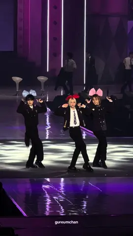 bokseungah - catallena 😳 I AM WHEEEEZING  #straykids #skz #스트레이키즈 #스키즈 #fyp #kpopfyp #skzs_magic_school #skz_4th_fanmeeting #felix #seungmin #jeongin #bokseungah 