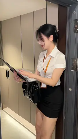 Cô thư ký xinh đẹp p5 #vietnamesegirl #fyp #xuhuong #chiflowgaixinh #dancer 