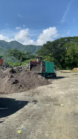 #glogor_kenong_merapi#anaktambangpunyacerita#stylejambi#truckindonesia#elfmacan#truckpasirmerapi#trucknusantaraofficial#jatimpride 