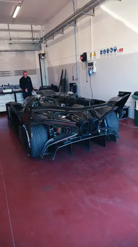 Starting up Bugatti’s £3.5m, W16 track monster 🔊 #Bugatti #Bolide #W16 #Hypercar #ColdStart #CarsWithoutLimits #CarTok 