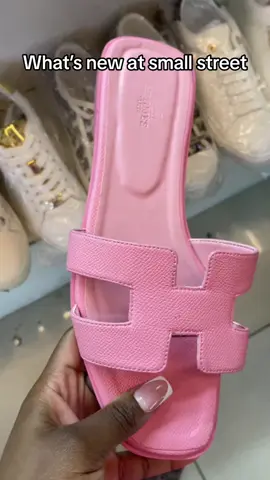 Hey loves , to order please send a screenshot of items you are interested in, I source items a day after I receive payment and usually courier sameday using Paxi, Postnet or The courier guy. #SAMA28 #lolagotya #personalshopper #runner #smallstreetfashion #smallstreetrunnerr #personalshopperjhb 