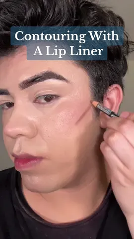 Contouring my whole face with a lip liner #contour #contourhack #contourtutorial #contouringhacks 