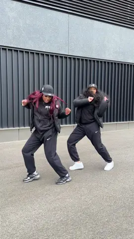 a little ‘Cherish’ throwback for your timeline 🎧💃🏾 @EbonyChyna #fyp #foryoupage #leahandebony #doitdoit #cherish #rnbclassics #dance #uk 