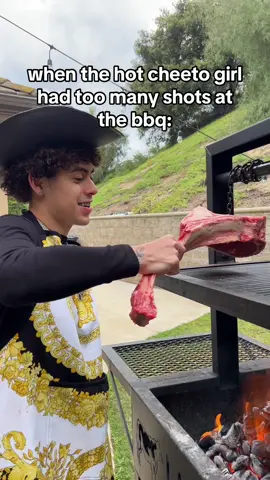 don’t bother the chef now ladies 😌 #fyp #foryou #chefsuie #carneasada #suigeneris #mexican #mexicantiktok #bbq #funny #relateable #hotcheetogirls 