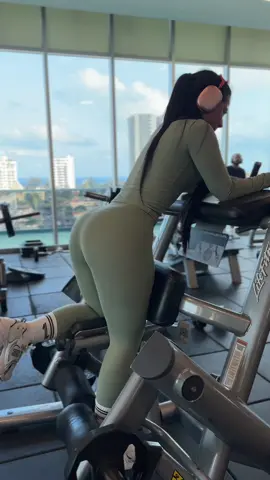 Set disponible en @Jogalicious 🤍🤍🤍🤍🤍✨✨✨