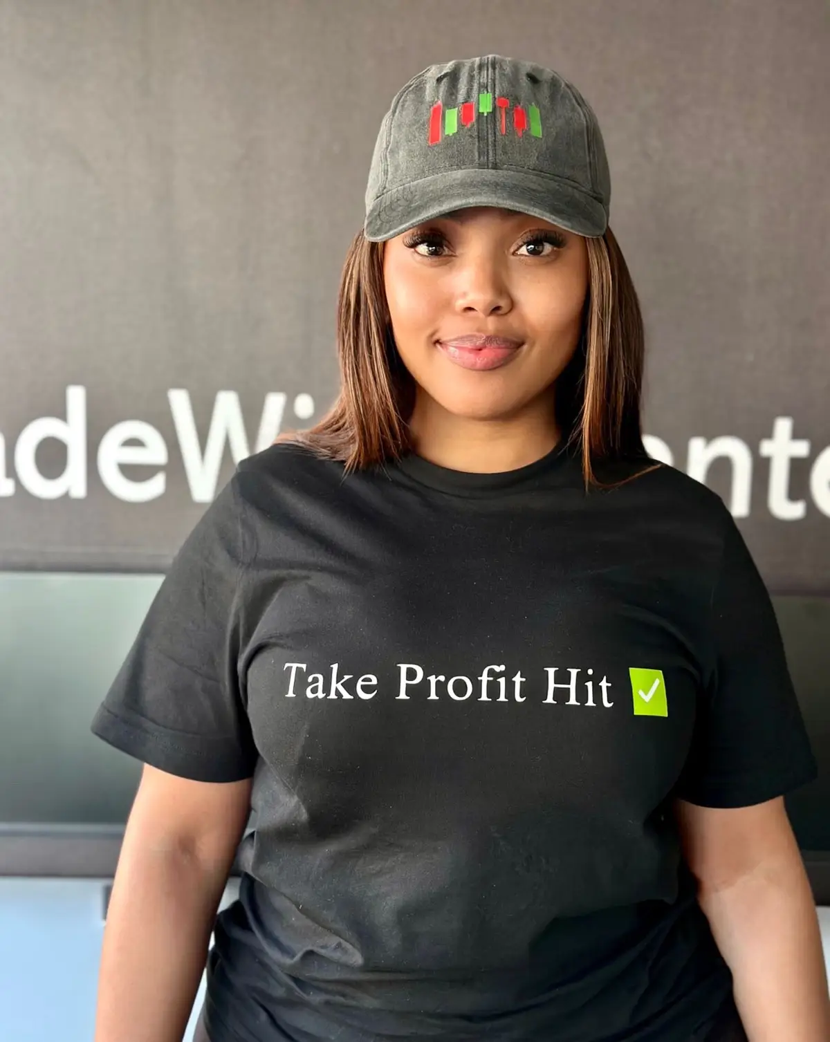 You can call the bar my child the way i be raising it. Get it bars? Candlesticks? … Nahh forget about it. #trader #tradewithchantel_real #fyp #traderwear 