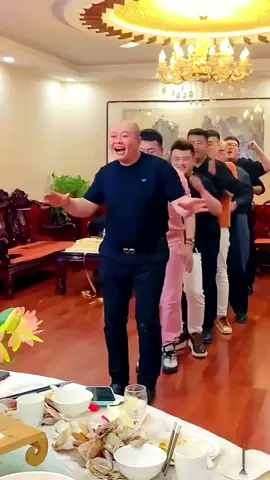 The viral line dance between meals (original music name 扛過槍 放過羊 DJ偉然 Remix) #funnydance #dancing #dancer #trend #trending #fypシ #fyp #funnyvideos #foryou #china