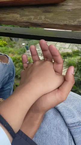 added holding hands as one of my love languages ✨ #couple #couplegoals #boyfriend #girlfriend #datenight #date #viral #fyp #xyzbca #adventure 