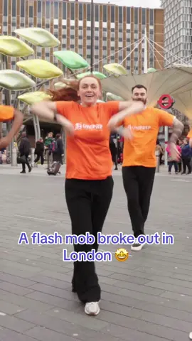 We had so much fun dancing this surprise flash mob for Uni Prep India! 😁 Enjoy this little snippet and let us know in the comments if you want to see a BTS from the day! 🤩👇🏿 #dancer #dancechallenge #dancersoftiktok #flashmob #
