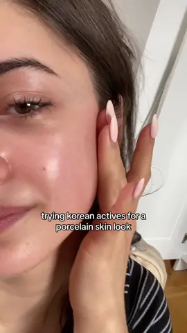 the secret behind the famous korean glass skin! ✨ galactomyces & centella asiatica 🌸 credit to @Dr ingky 🥰  #skincare #skincaretips #koreanskincare #glassskin #pores #galactomyces #centellaasiatica #centella #cica #glowingskin #flawlessskin #koreanskin 