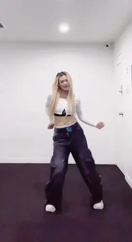 Jumping on the trend !!! #dance #thewestsidefreestyle #dancetrend #arianagrande 