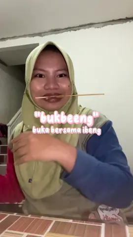 hallo guyss, apa kabar nih? bentar lagi lebaran hehehe, btw td aku moisturizeran pake moisturizer dari G2G🥰❤️