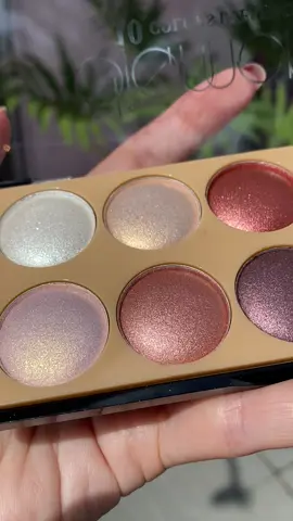 Paleta de Sombra Cintilante. Varias cores disponíveis 🥰