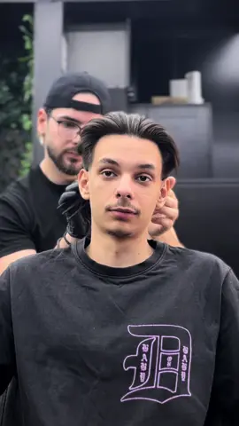 Il avantajeaza?:)) #fy #foryouromania #middlepart #taperfade #taper 