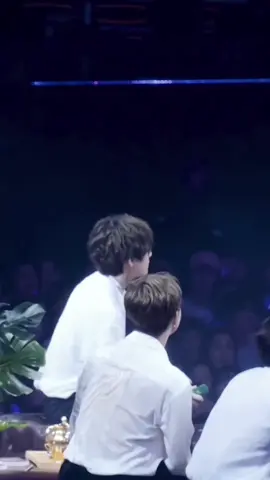 “đến khi nào trên thế gian mặt trời ngừng sáng lối em đi về, ánh mắt này đôi tay này mãi thuộc về nhau.” #vmin #taemin #95zislove #jimin #taehyung 