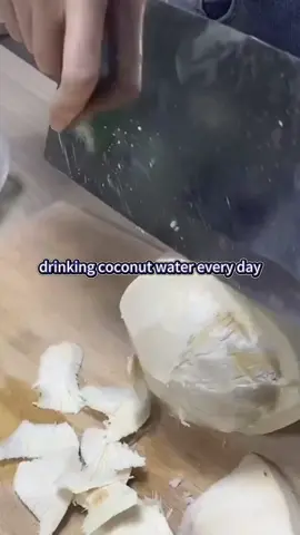 What would happen to my body if I drink coconut juice every day？#knowledge #DidYouKnow #fyp #health 